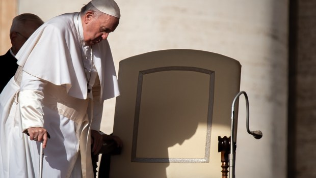 Papa Francisco preocupado com a situação do mundo, diante do que chama de Terceira Guerra Mundial em andamento