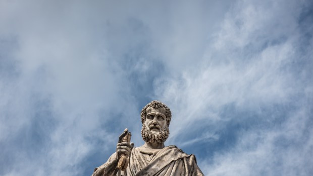 Saint-Peter-statue-in-St.-Peters-Square-at-the-Vatican-Antoine-Mekary-ALETEIA