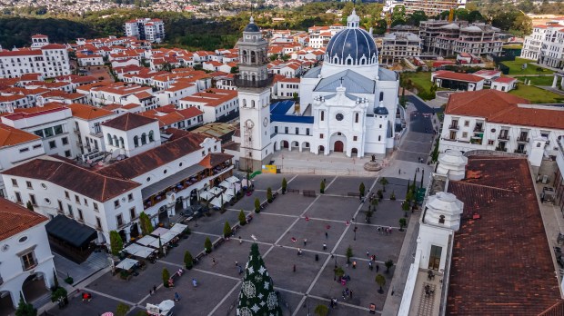 GUATEMALA-shutterstock_2197078813.jpg