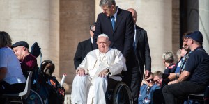 Direto do Vaticano: Papa Francisco preocupado com risco de guerra nuclear