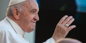 Papa: peço a Nossa Senhora Aparecida que livre o povo brasileiro do ódio