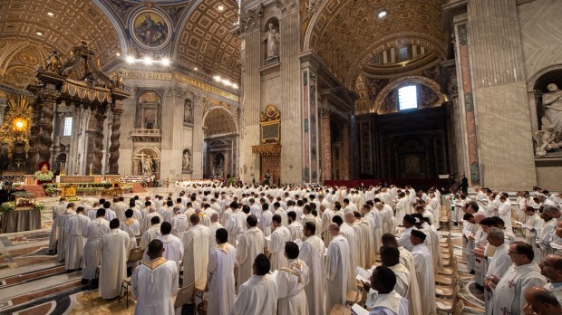 Pope-Francis-celebrates-a-Holy-Mass-to-the-60th-anniversary-of-the-beginning-of-the-second-Vatican-Ecumencial-Council-Antoine-Mekary-ALETEIA