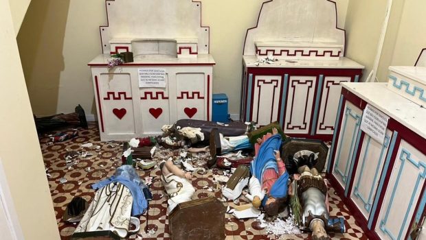 28 imagens sacras quebradas