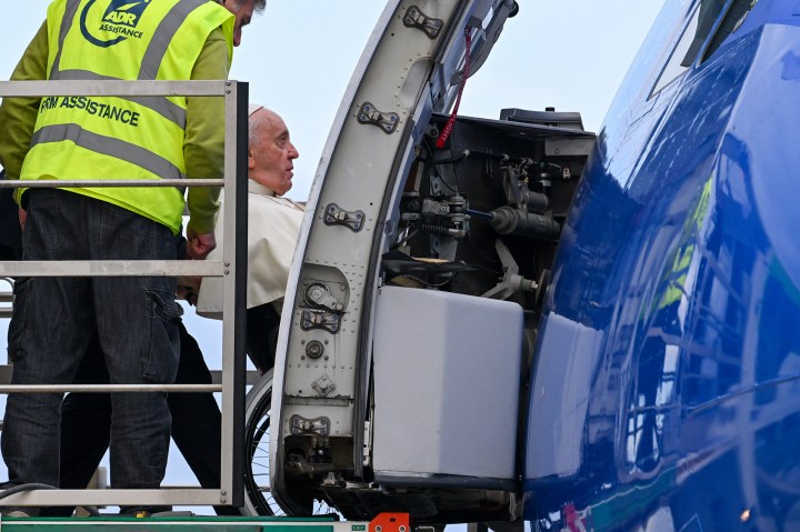 Pope-Francis-wheelchair-board-a-plane-November-3-2022-at-Romes-Fiumicino-airport-depart-for-a-trip-to-Bahrain-AFP