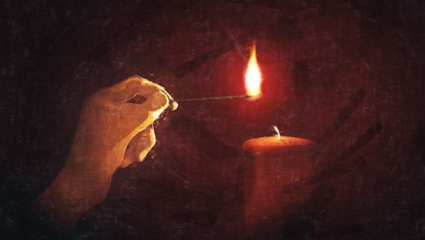 vela que recorda o Advento