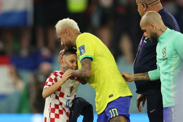 Neymar abraço filho de Uvan Perisic
