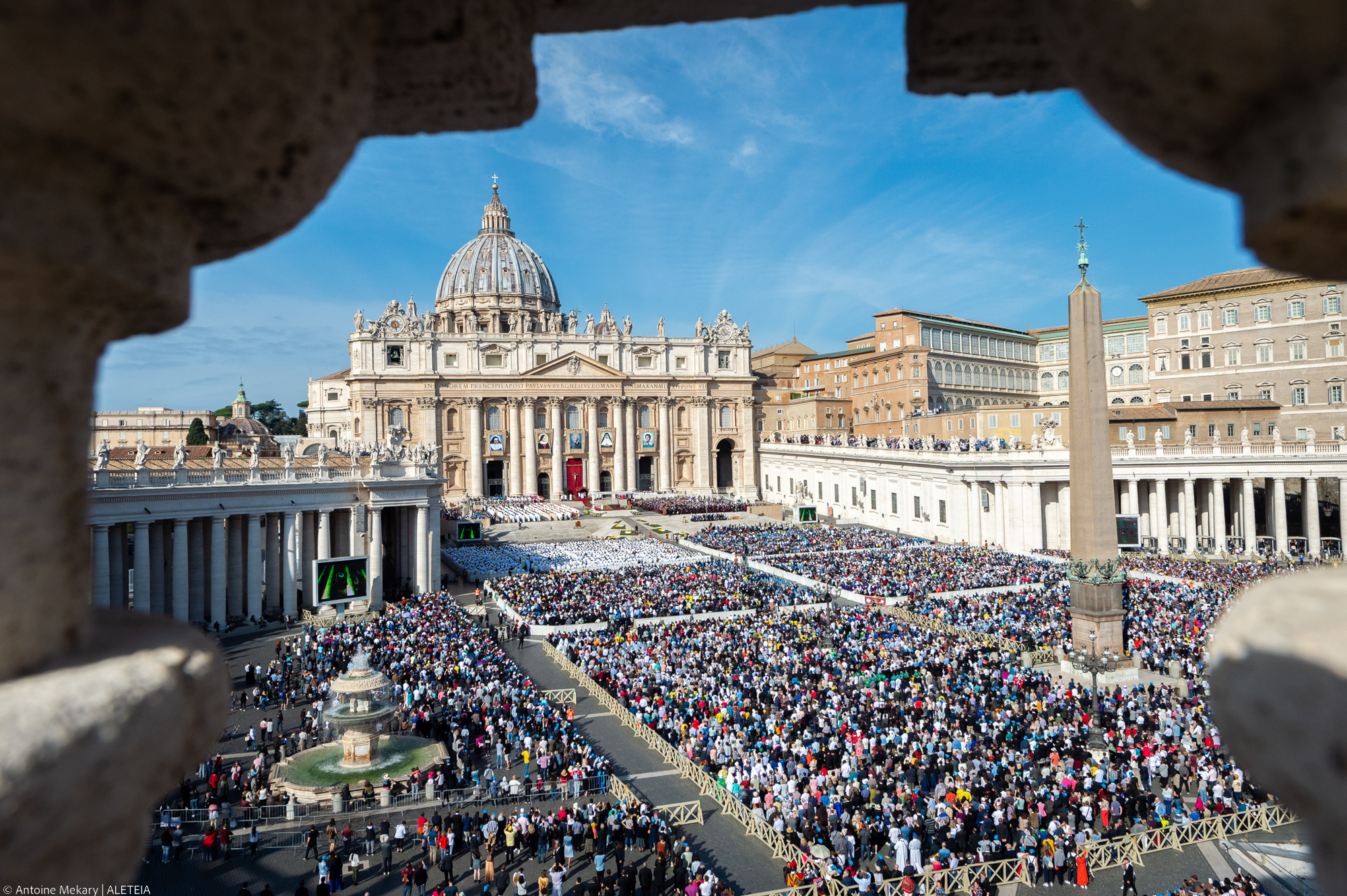 St.-Peters-sqaure-During-the-Canonization-Holy-Mass