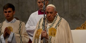 Só Deus conhece os sacrifícios de Bento XVI pelo bem da Igreja, diz Papa