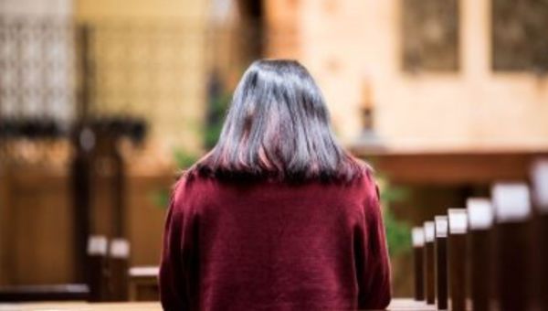 woman praying