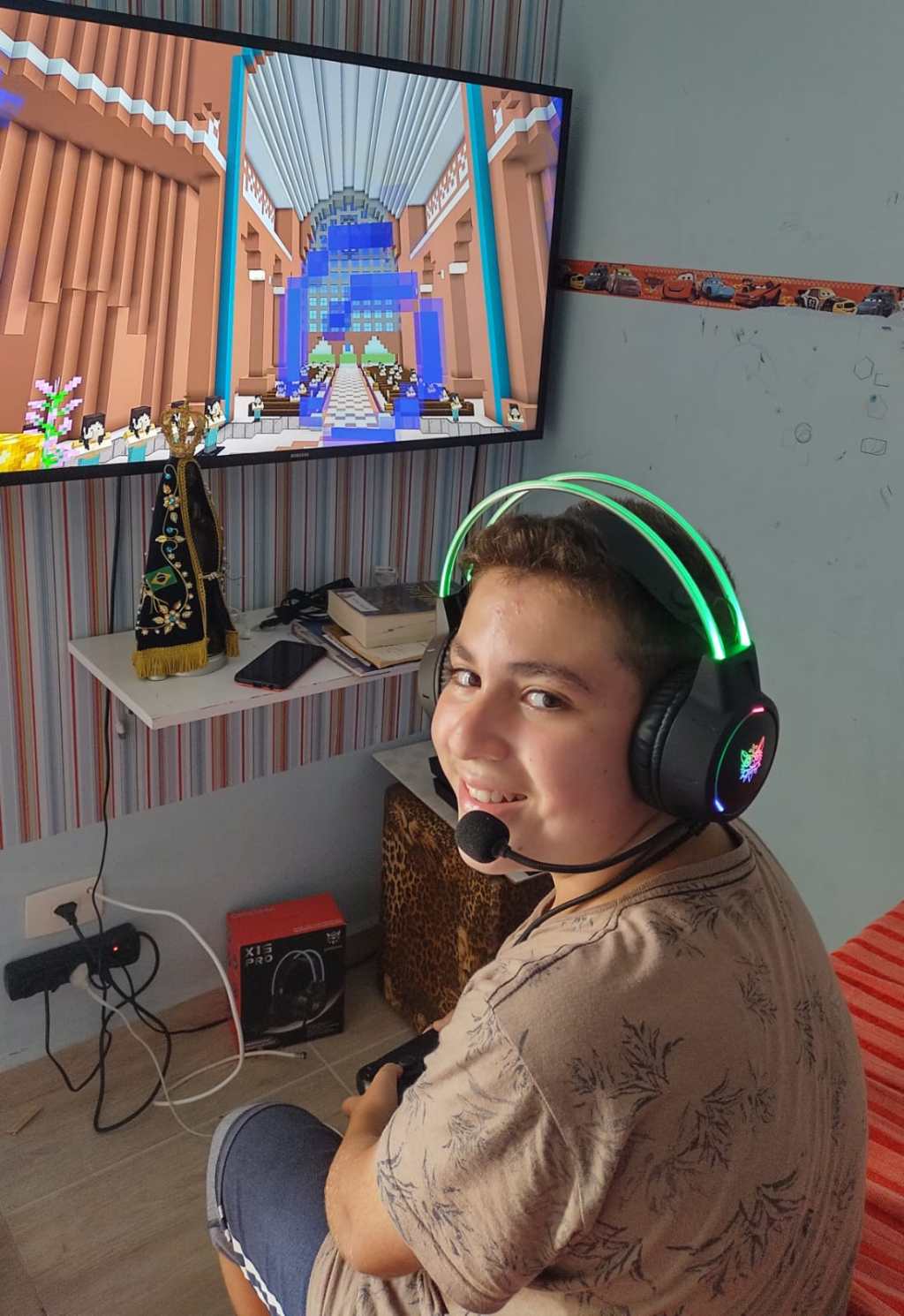 Brasileiro de 10 anos constrói Santuário de Aparecida no Minecraft