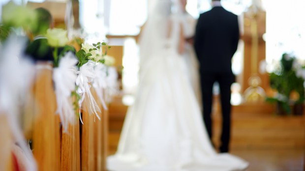 Noivos na igreja