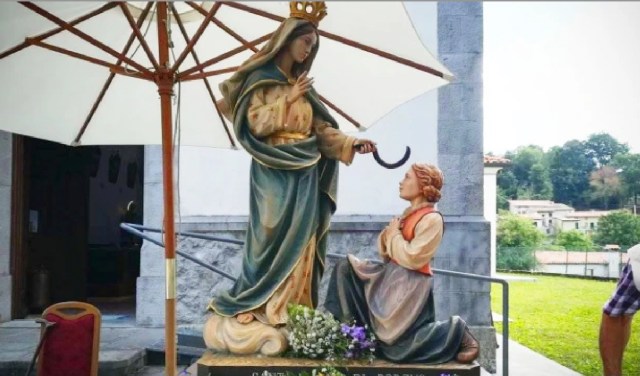 O dia em que Nossa Senhora cortou capim para que uma garota pudesse ...