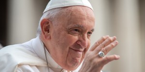 Direto do Vaticano: 2013-2023, Francisco, o Papa que abalou a Cúria Romana