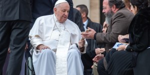 Direto do Vaticano: Abusos, corrupção, sono… O que o Papa Francisco disse à imprensa italiana
