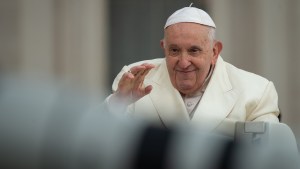 Papa Francisco sorrindo
