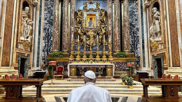 Pope-Francis-headed-to-the-Basilica-of-St-Mary-Major