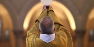 Padres resumem a &#8220;alma da liturgia&#8221;: nobreza, simplicidade e Cristo