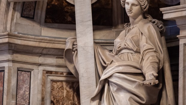 St-Helena-displays-the-True-Cross-she-discovered-in-Jerusalem