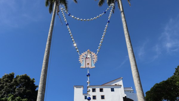 Terço gigante no Convento da Penha