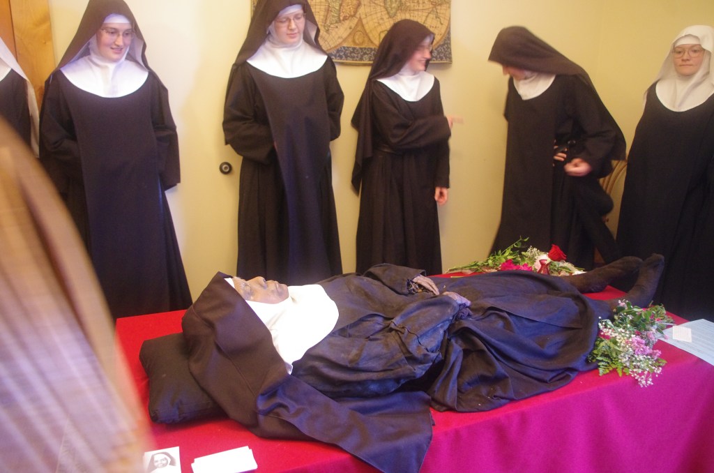 Incorrupt body of Sister Wilhelmina viewed by nuns