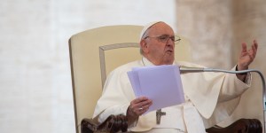 &#8220;Não nos acostumemos com a guerra&#8221;, pede o Papa Francisco