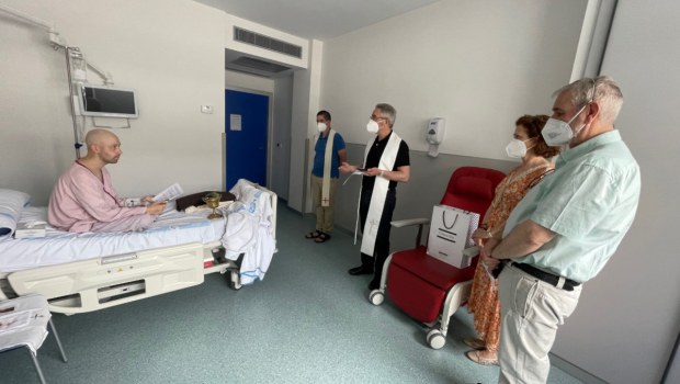 Frei carmelita Pablo María de la Cruz no hospital