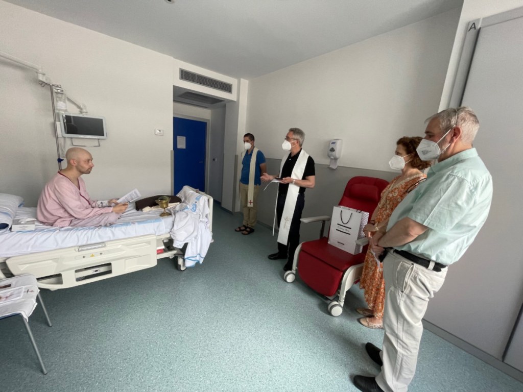 Frei carmelita Pablo María de la Cruz no hospital