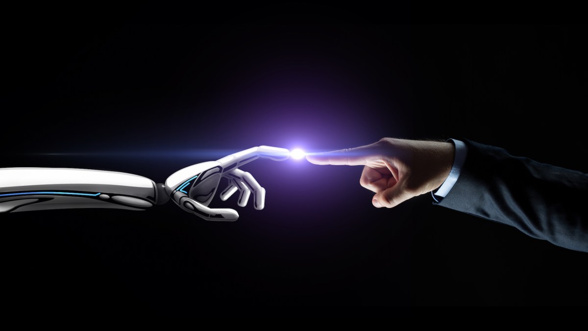 robô e humano
