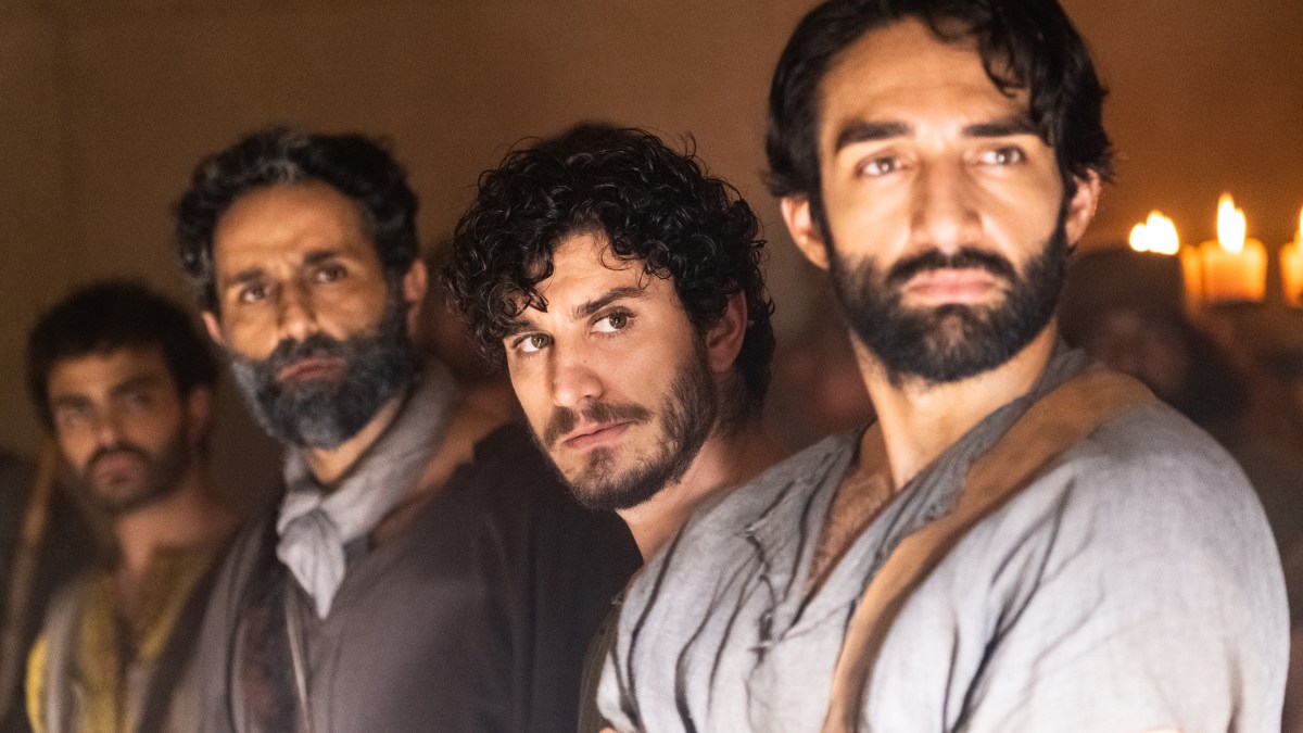 Natanael, Zebedeu, João e Tiago Maior em "The Chosen"