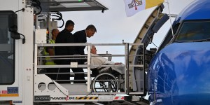Aos 86 anos, Francisco se torna o papa mais velho a viajar ao exterior