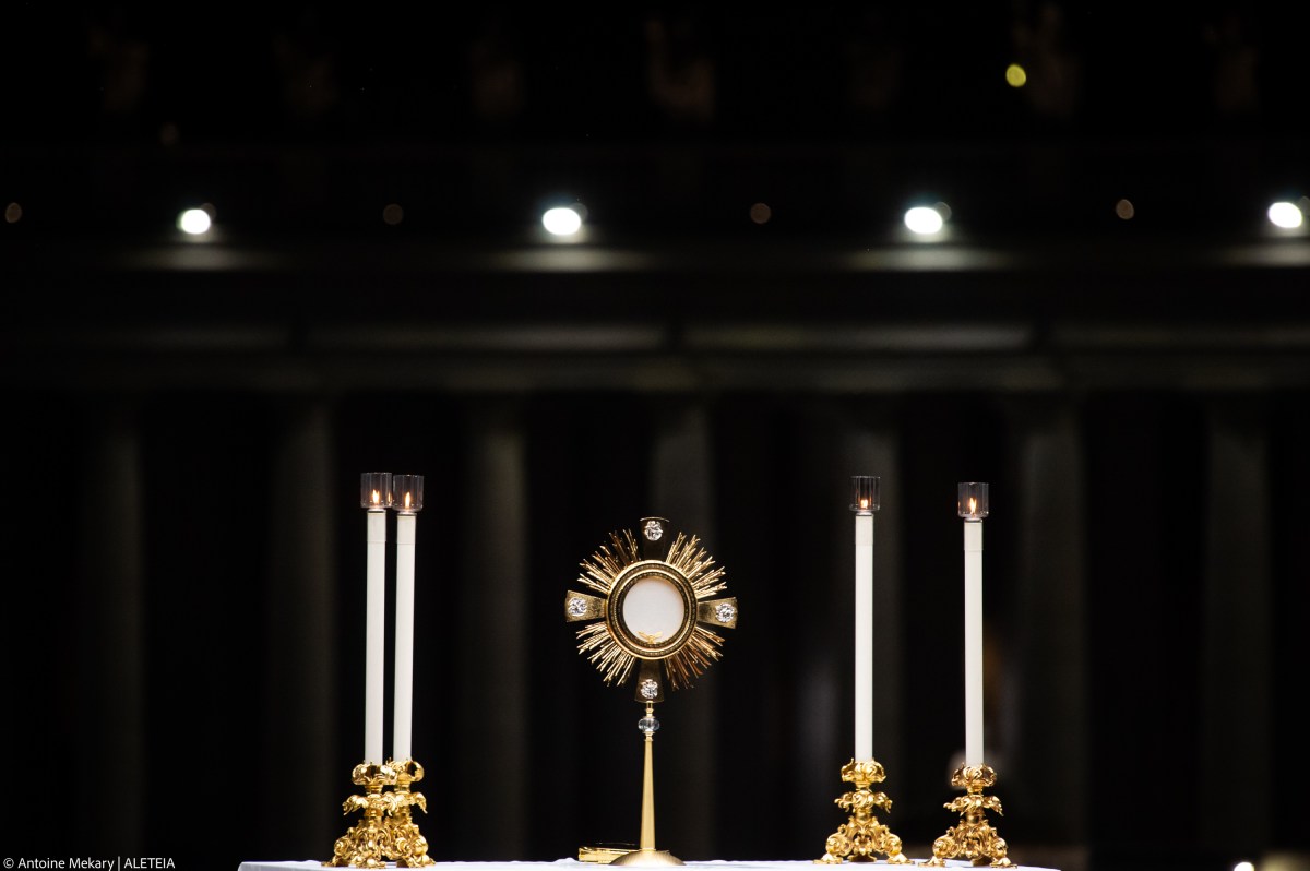 Eucharistic Adoration prayer St Peter's Square
