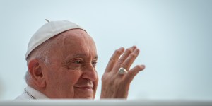 Papa Francisco alerta: é preciso recuperar o sentido da adoração