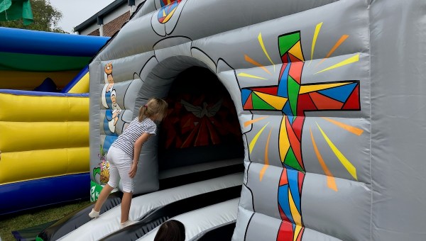 église gonflable Lille