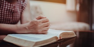 6 versículos bíblicos para colocar o pânico e a ansiedade em seus devidos lugares