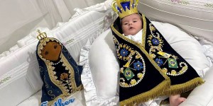 Pais celebram 2 meses de vida da filha com homenagem à Aparecida