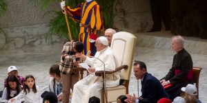 Papa às crianças: invoquem sempre Nossa Senhora
