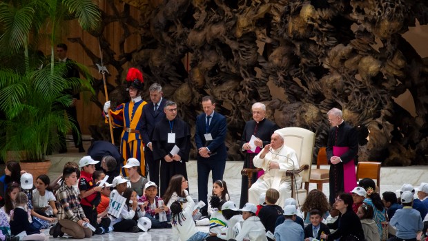 Papa Francisco em encontro com crianças no Vaticano