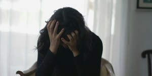 Dependência emocional: Ou você quebra o padrão, ou o padrão te destrói.