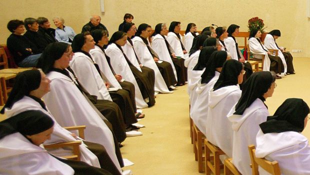 CARMELITES-RELIGIEUSES-GODONG
