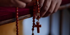 Como rezar o Rosário durante o Advento