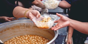 Em tempos de polarização, a solidariedade é a nova revolução