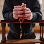Quatro santos que nos convidam a rezar pelos sacerdotes