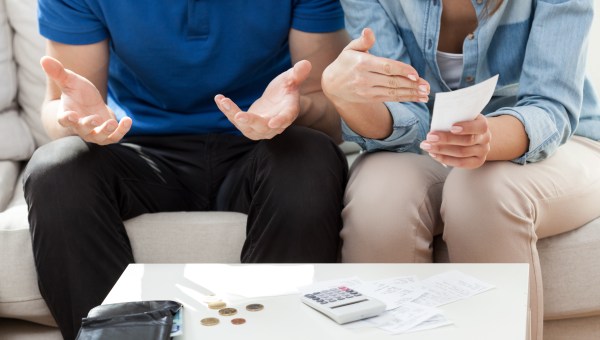 Małżeństwo liczy pieniądze