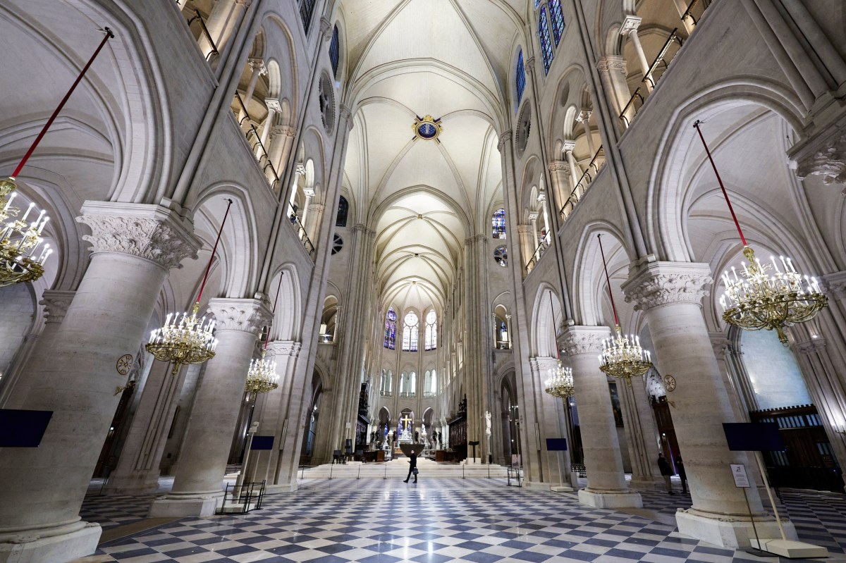 Os interiores renovados da Catedral de Notre-Dame de Paris