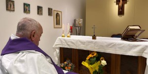 Fotos do Papa no hospital: tabu ou simples respeito pela &#8220;privacidade&#8221;?