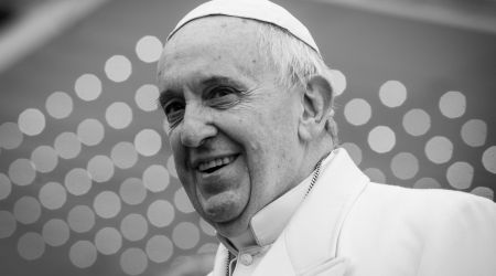 [VÍDEO] 365 dias sem Francisco, o Papa que não partiu, mas se ausentou