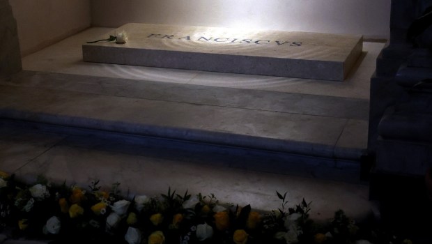 Francis tomb