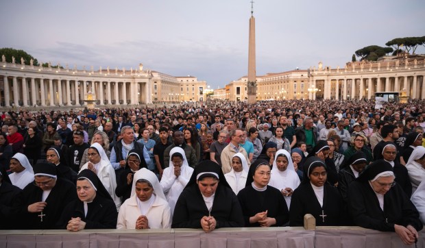 Corner Hero Image - [Fotos] Oração pela alma do Papa Francisco