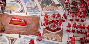 Representantes do mundo inteiro chegam a cidade Eterna para o funeral de Francisco
