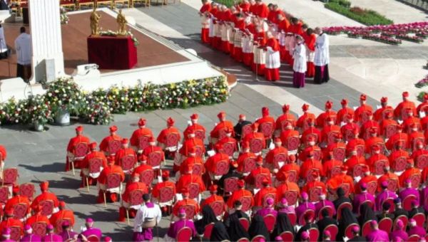 Corner Item Image - Dias de santos e festas potenciais em que o próximo papa poderia ser eleito